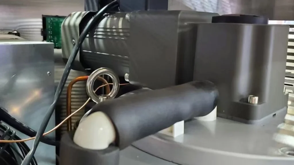 Compact Gear Motor Integrated in Industrial Robotics and Handling Systems